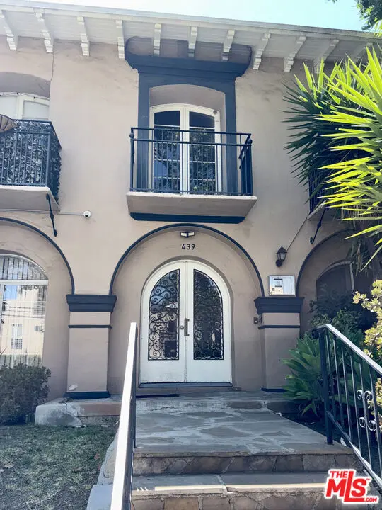 Condominium for rent at 439 N Van Ness Avenue 1, Los Angeles, CA and 1 bath