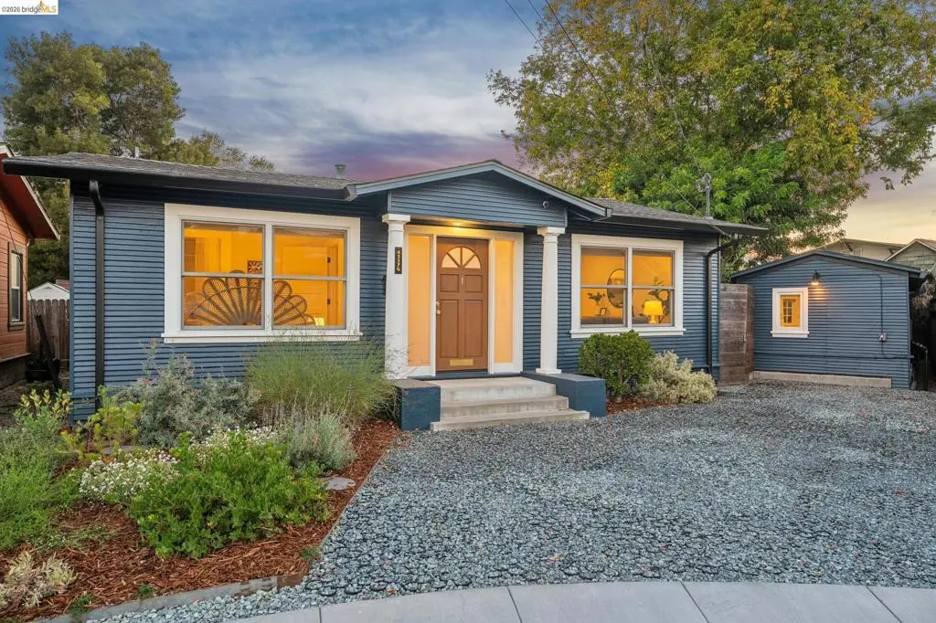 Single Family Residence for sale at 4117 Penniman Ct #G, Oakland, CA featuring 2 beds and 2 baths