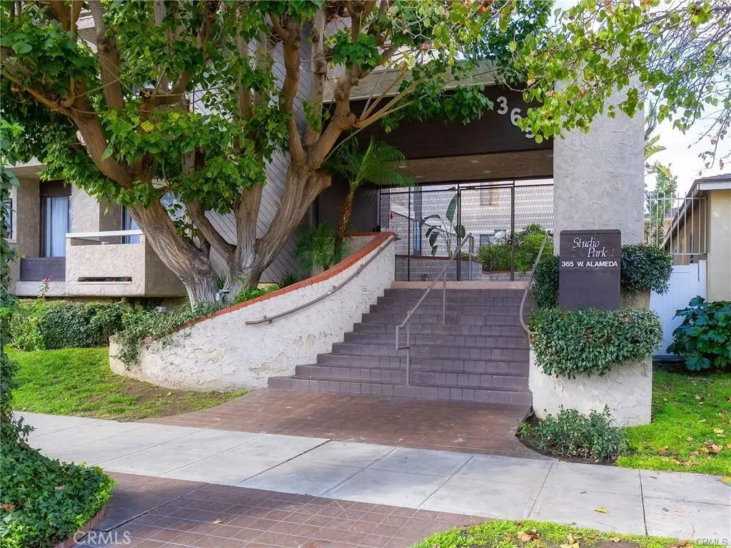 365 W Alameda 207, Burbank, CA — listing photo 1