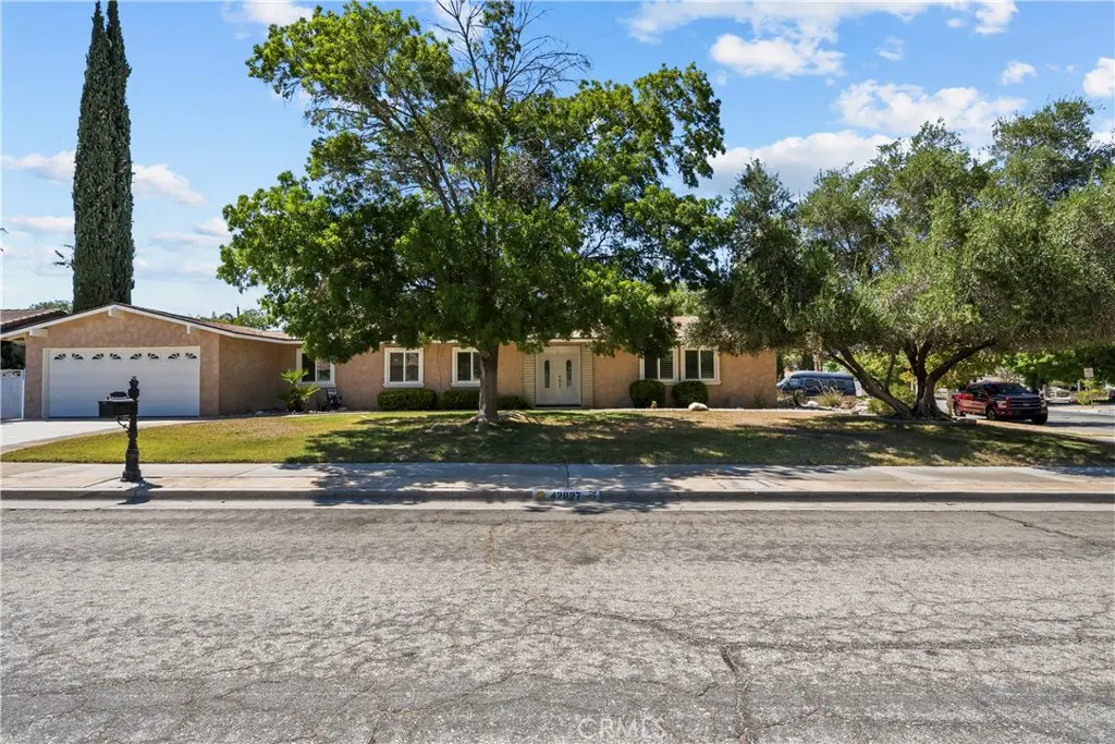 42827 Kilham Avenue, Lancaster, CA — listing photo 1