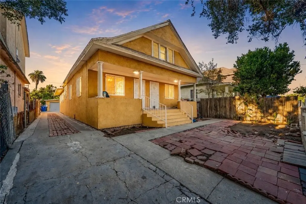 Duplex for sale at 651 E 53rd, Los Angeles, CA