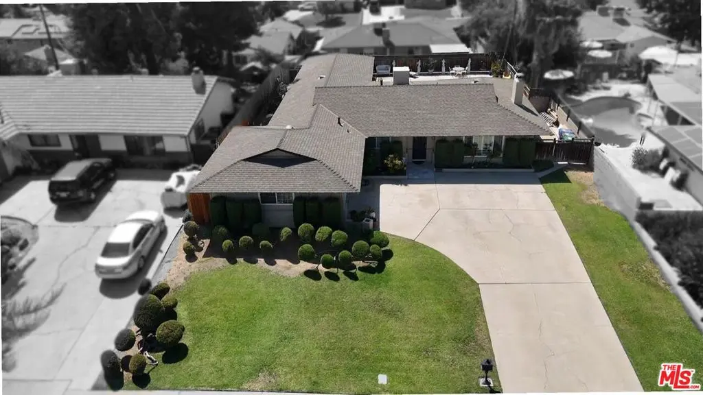 3774 Dalehurst Drive, Bakersfield, CA — listing photo 1
