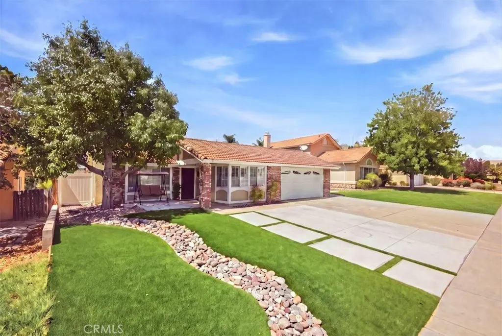 8725 Sandhill Drive, Riverside, CA — listing photo 1