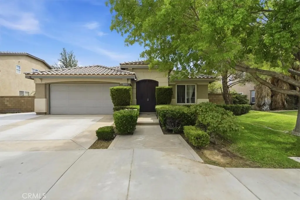 43646 Rialto, Lancaster, CA — listing photo 1