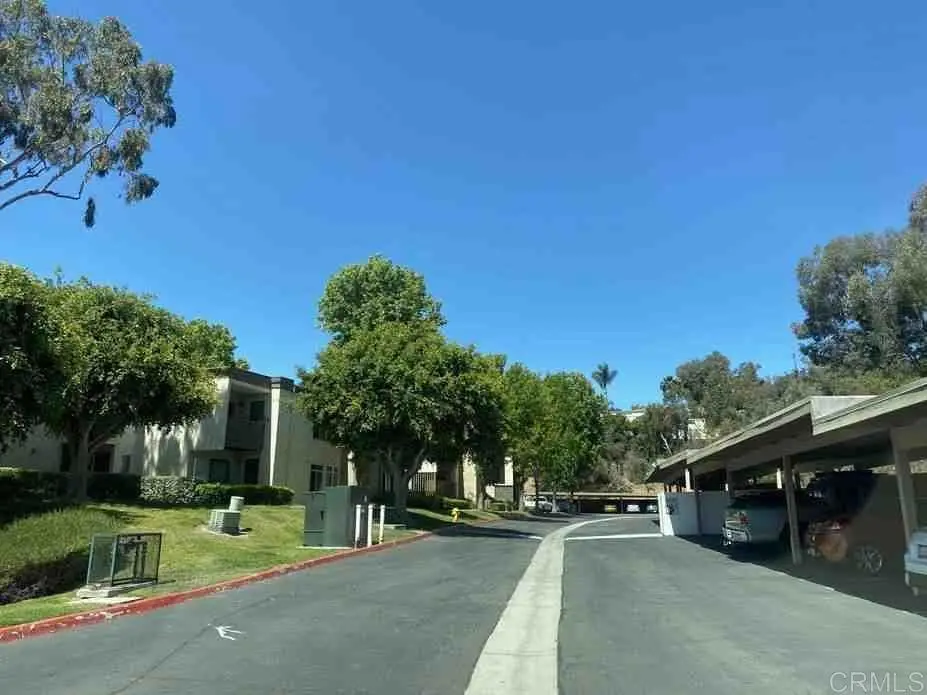 432 Edgehill Lane 15, Oceanside, CA — listing photo 1