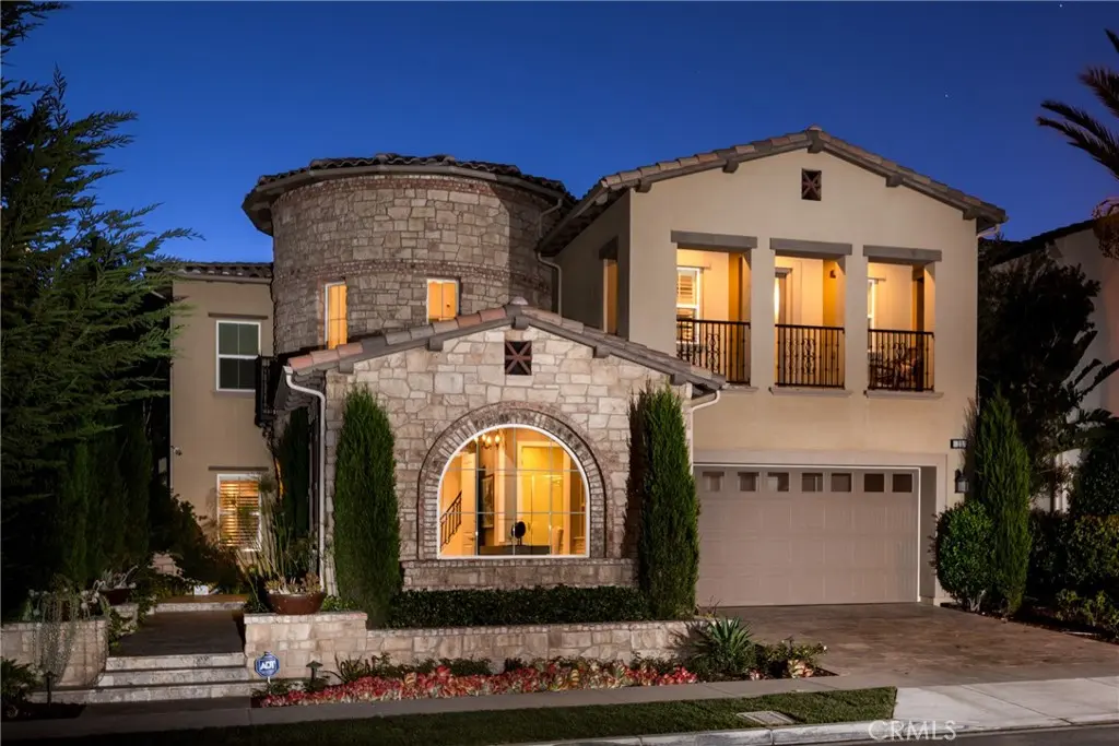 Single Family Residence for rent at 21 Sorrel, Lake Forest, CA featuring 5 beds and 6 baths