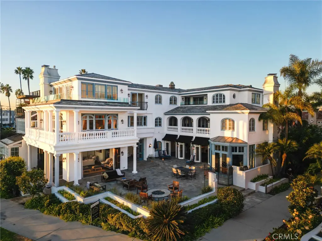 Residential Lease for rent at 6020 Lido Lane, Long Beach, Los Angeles County, CA featuring 5 beds and 8 baths