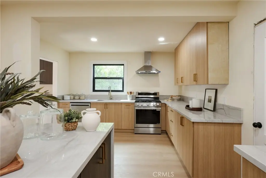 2409 N Hesperian Street, Santa Ana, CA — listing photo 1