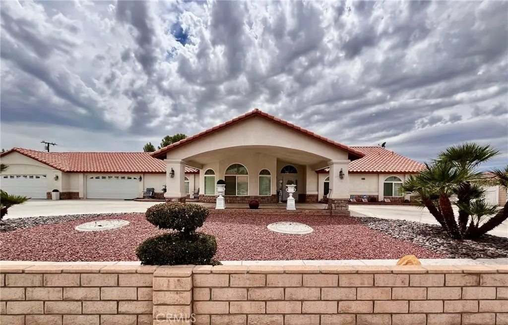 Single Family Residence for sale at 20055 Waco Court, Apple Valley, CA featuring 5 beds and 3 baths