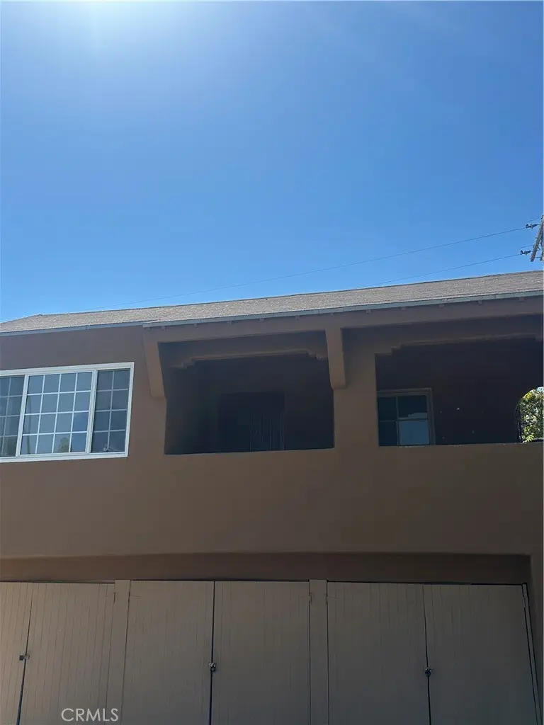 Residential Lease for rent at 4119 3rd 1/2, Los Angeles, Los Angeles County, CA featuring 1 bed and 1 bath