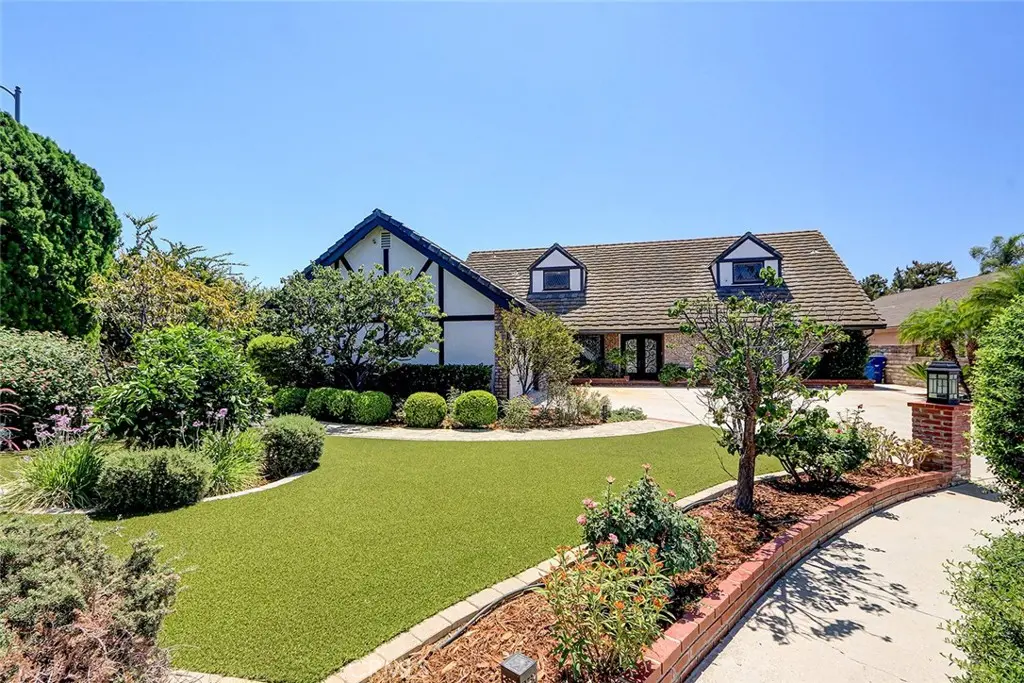17002 Dearborn, Northridge, CA — listing photo 1