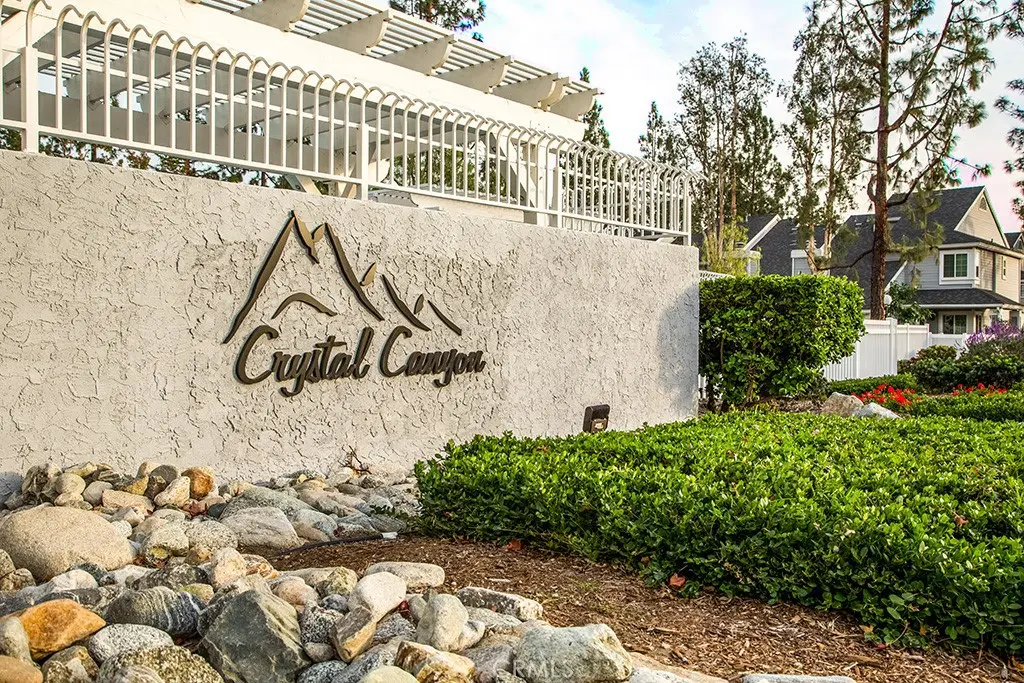 Residential Lease for rent at 260 Evergreen Court, Azusa, Los Angeles County, CA featuring 2 beds and 2 baths