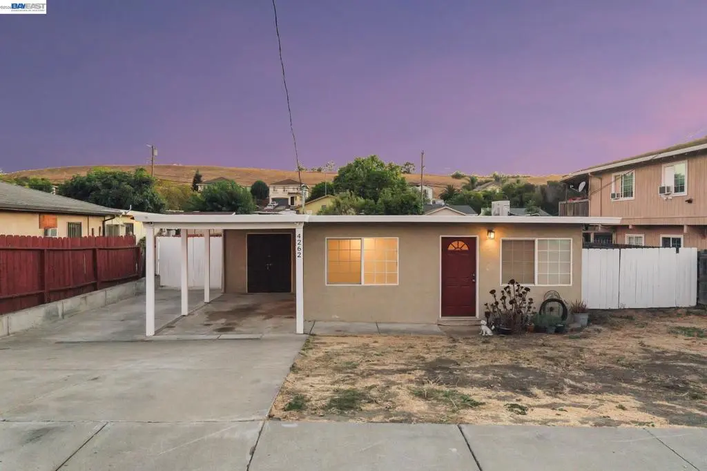 Single Family Residence for sale at 4262 Arthur Rd, Martinez, CA featuring 2 beds and 1 bath