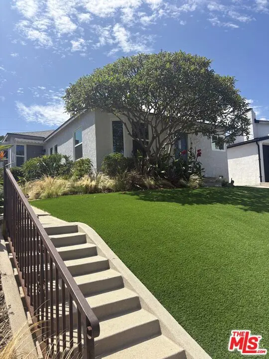 Condominium for rent at 1627 S Ogden Drive 1629, Los Angeles, CA featuring 1 bed and 1 bath