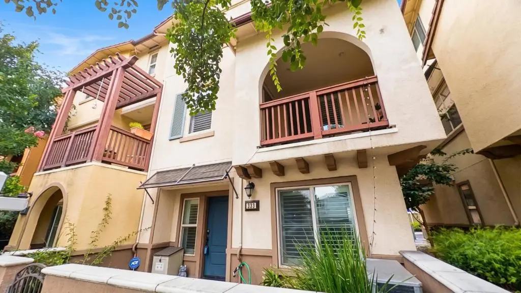 Townhouse for sale at 322 N Fair Oaks Avenue, Sunnyvale, CA featuring 4 beds and 4 baths