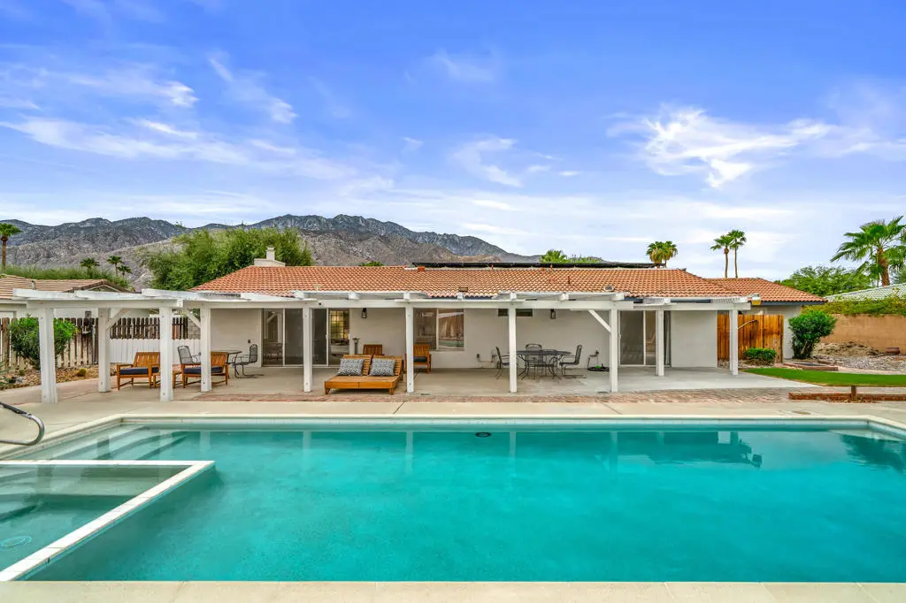 912 N Cam Condor, Palm Springs, CA — listing photo 1