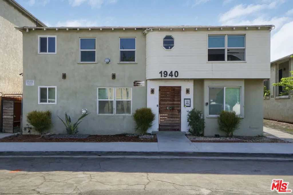1940 Chestnut Avenue, Long Beach, CA — listing photo 1