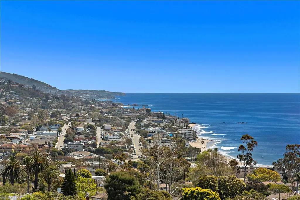 Single Family Residence for rent at 612 Allview Place, Laguna Beach, CA featuring 3 beds and 4 baths