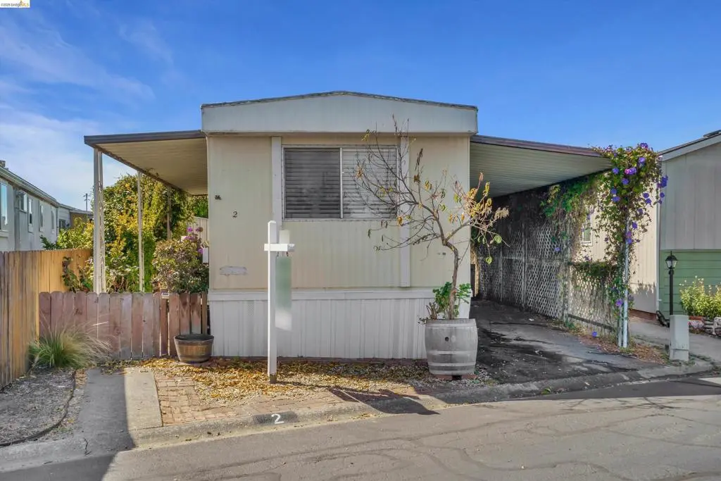 Manufactured In Park for sale at 2 Balsam St, Vallejo, CA featuring 1 bed and 1 bath