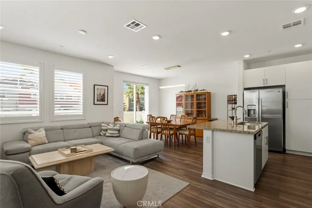 Condominium for sale at 36351 Elizabeth 37105, Wildomar, CA featuring 3 beds and 3 baths