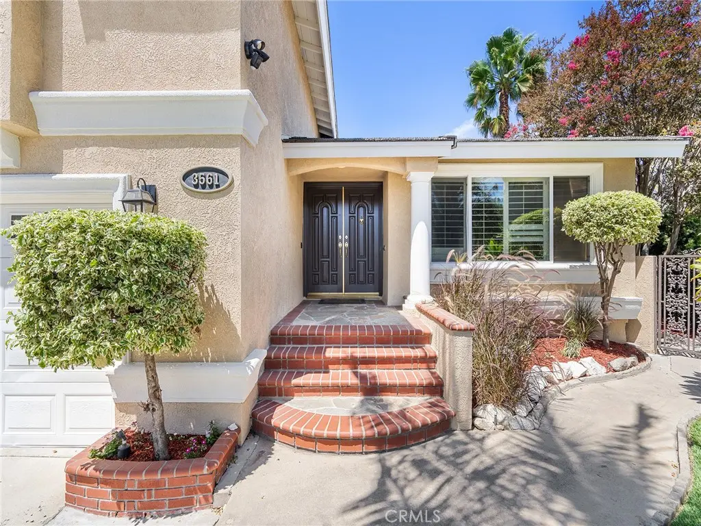 3561 Dahlia Circle, Seal Beach, CA — listing photo 1