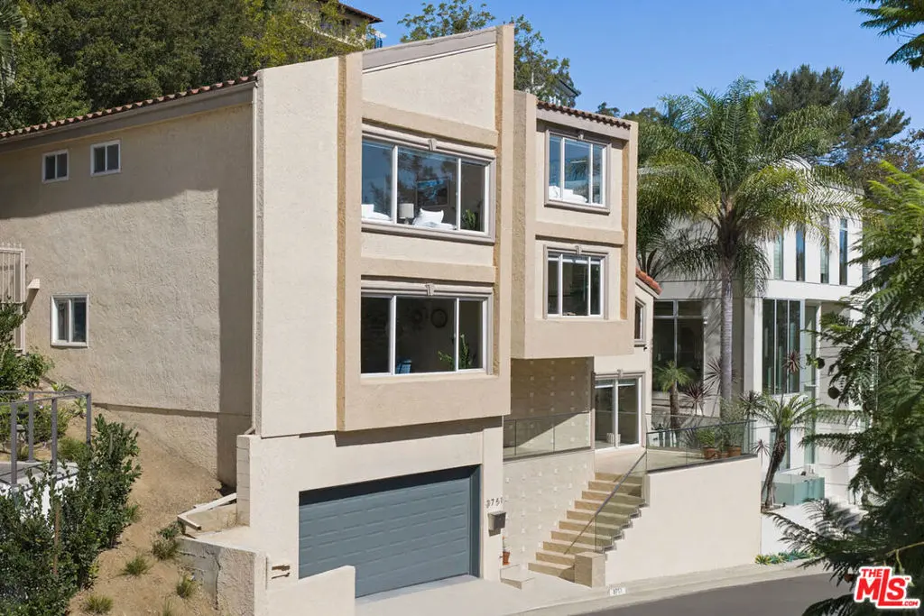 Single Family Residence for sale at 3751 Prestwick Drive, Los Angeles, CA featuring 4 beds and 5 baths