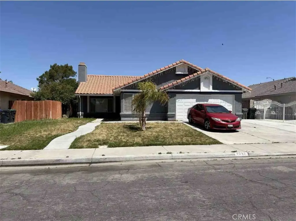 2737 La Vida Drive, Lancaster, CA — listing photo 1