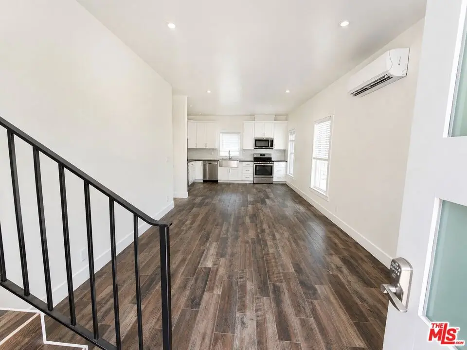 Residential Lease for rent at 1449 W 28th Street 1447, Los Angeles, Los Angeles County, CA featuring 4 beds and 3 baths