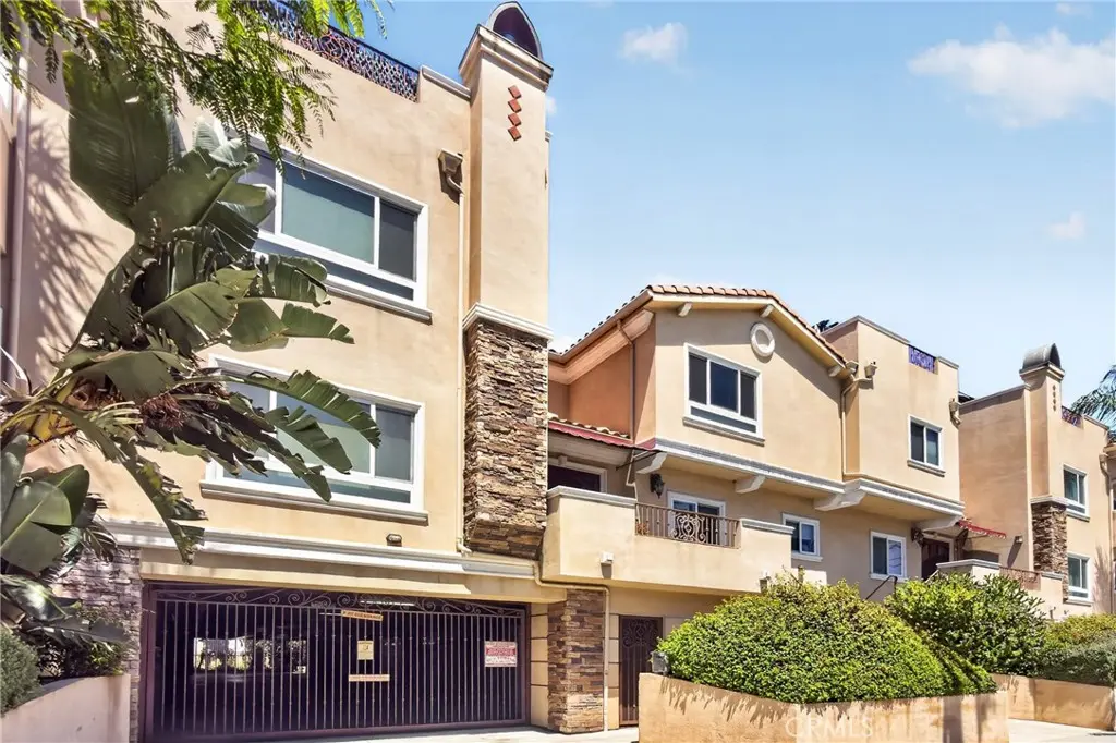 12645 Oxnard 9, North Hollywood, CA — listing photo 1