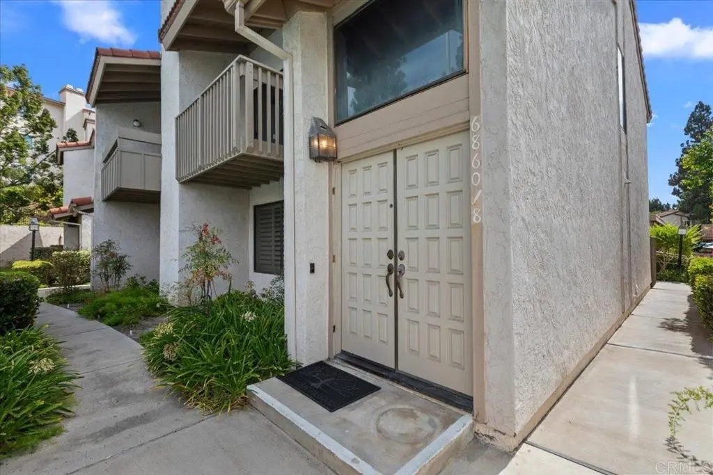 Condominium for sale at 6860 Caminito Montanoso 8, San Diego, CA featuring 2 beds and 3 baths