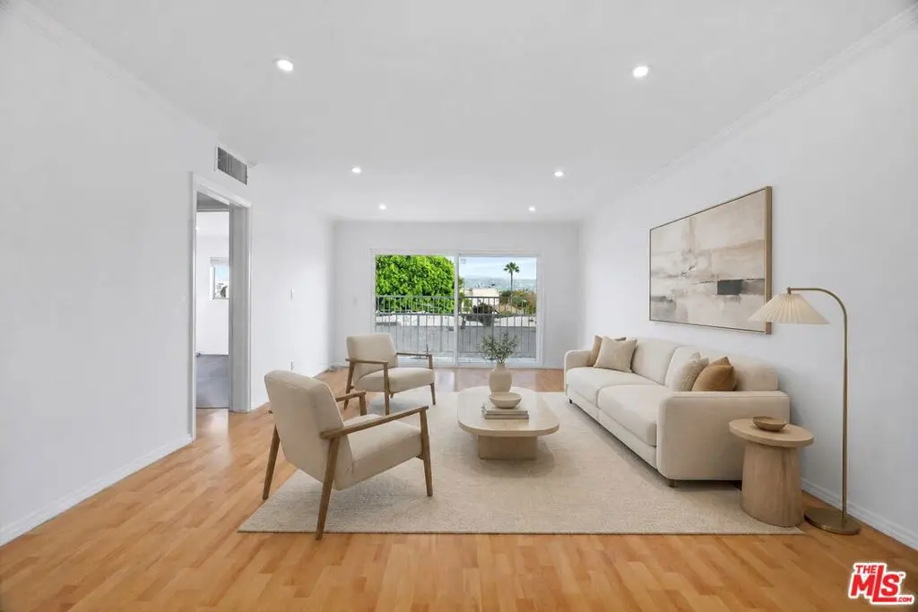 423 S Rexford Drive 305, Beverly Hills, CA — listing photo 1