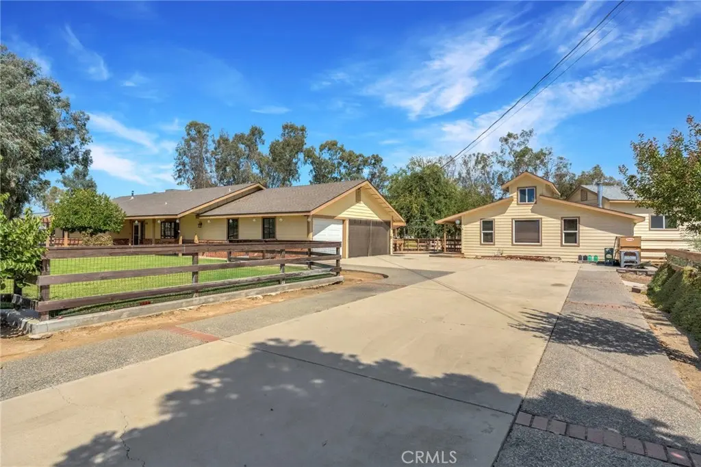 31031 Donald, Madera, CA — listing photo 1