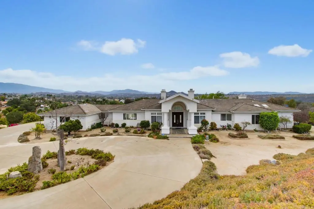 13427 Hilltop Place, Valley Center, CA — listing photo 1