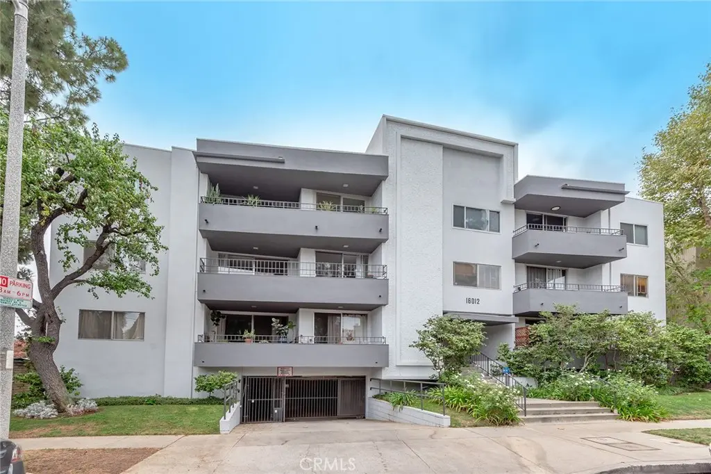 16012 Moorpark 302A, Encino, CA — listing photo 1