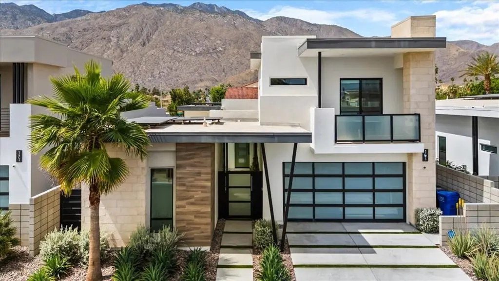 161 Holliday Way, Palm Springs, CA — listing photo 1