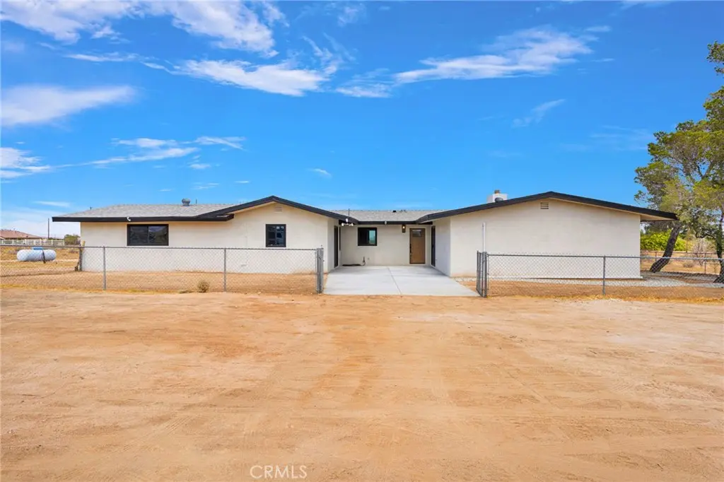 10675 Joshua, Apple Valley, CA — listing photo 1