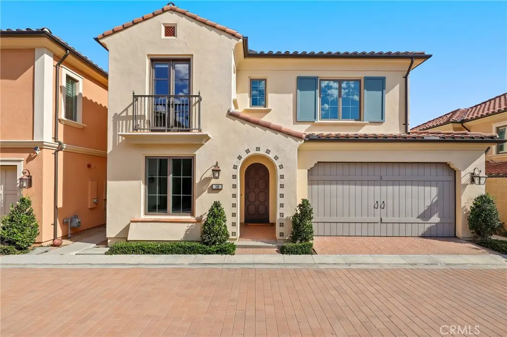 Condominium for rent at 148 Villa Rdg, Irvine, CA featuring 4 beds and 3 baths