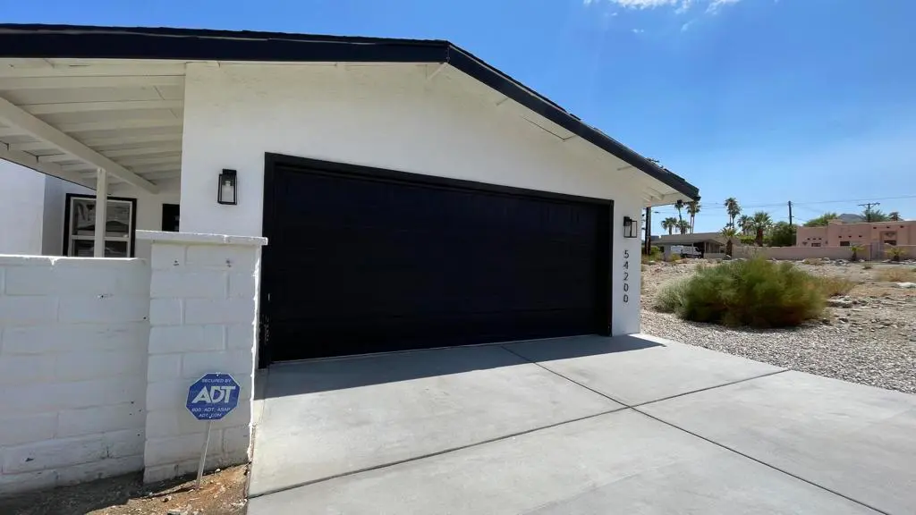 Single Family Residence for sale at 54200 Avenida Juarez, La Quinta, CA featuring 3 beds and 2 baths