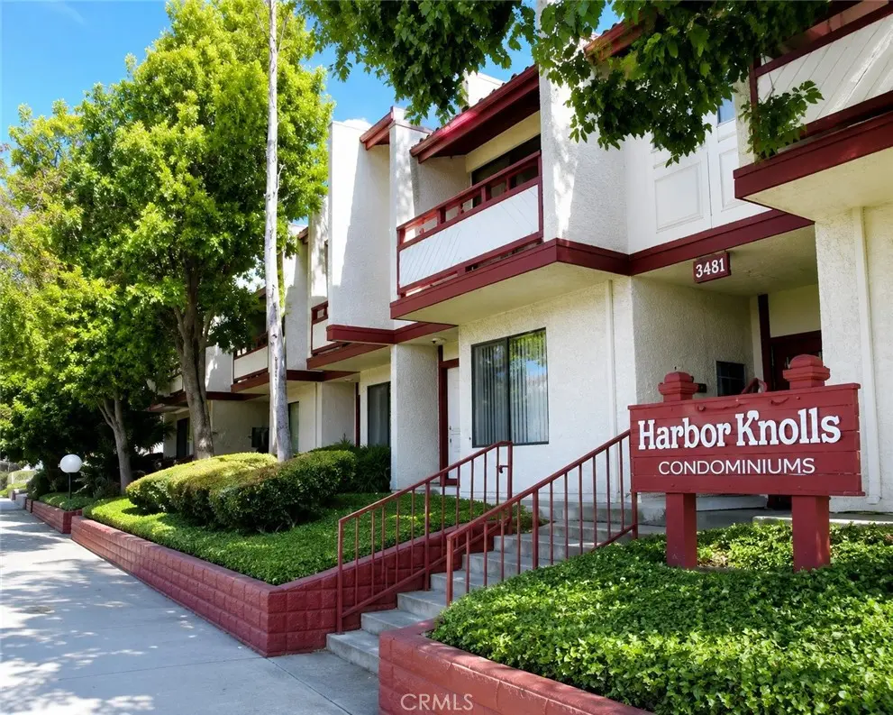Residential Lease for rent at 946 W 220th, Torrance, Los Angeles County, CA featuring 2 beds and 2 baths