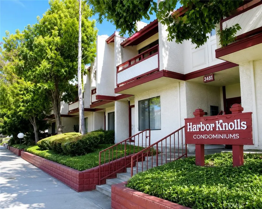 Condominium for rent at 946 W 220th, Torrance, CA featuring 2 beds and 2 baths