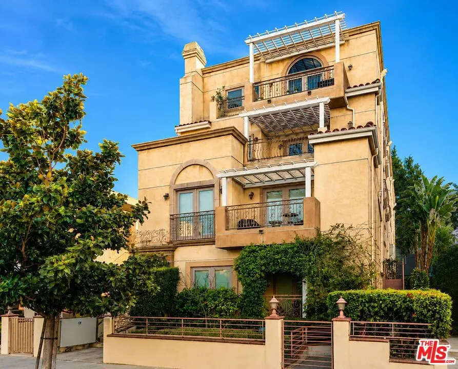 927 S Wooster Street 2, Los Angeles, CA — listing photo 1