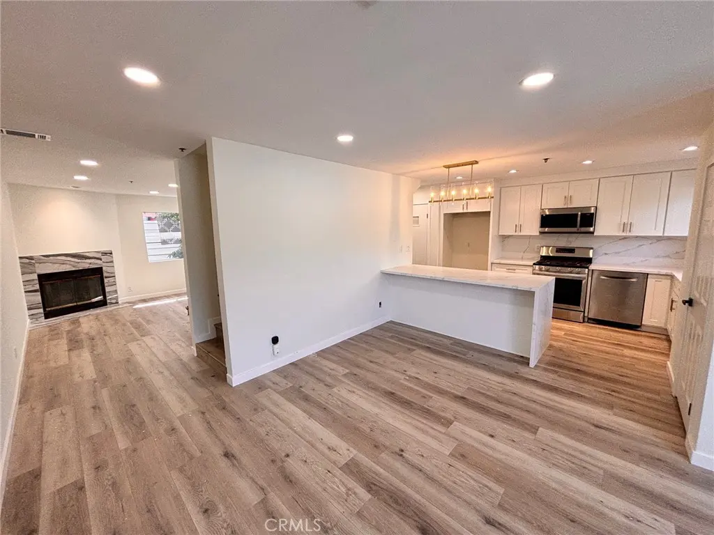Townhouse for rent at 1039 Sonora Avenue 3, Glendale, CA featuring 3 beds and 3 baths