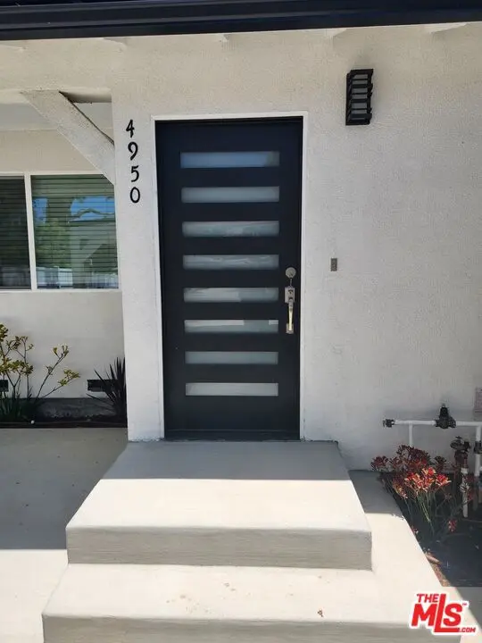 Residential Lease for rent at 4950 Topanga Canyon Boulevard, Los Angeles, CA featuring 2 beds and 2 baths