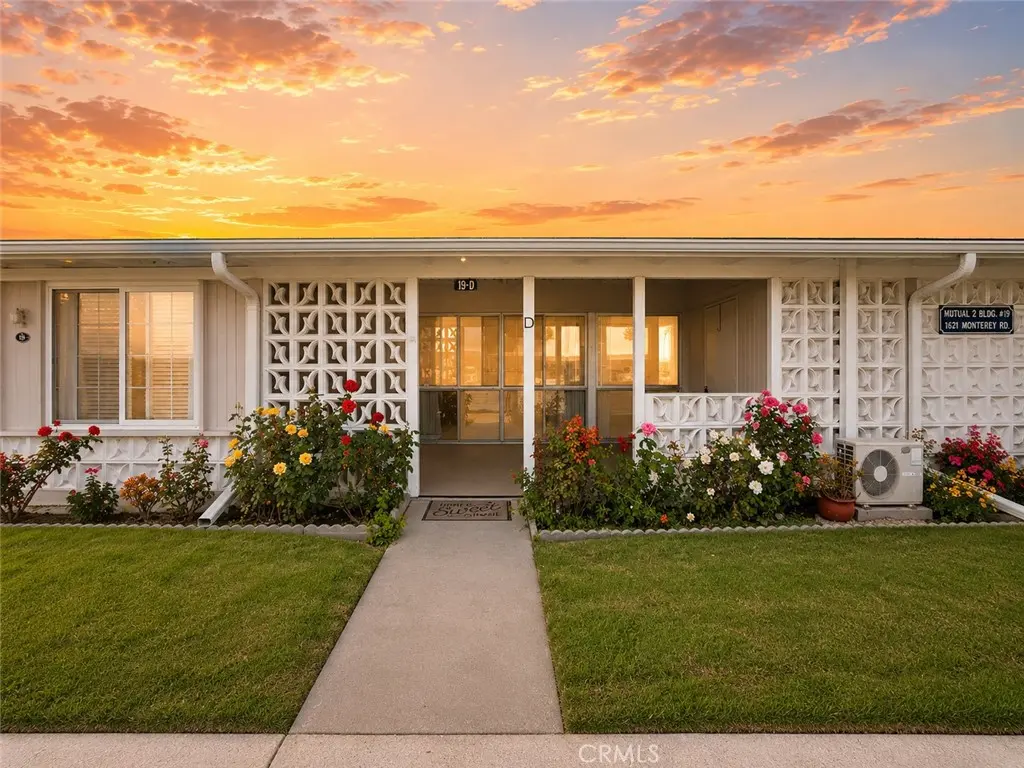 1621 Monterey Road M2-19D, Seal Beach, CA — listing photo 1