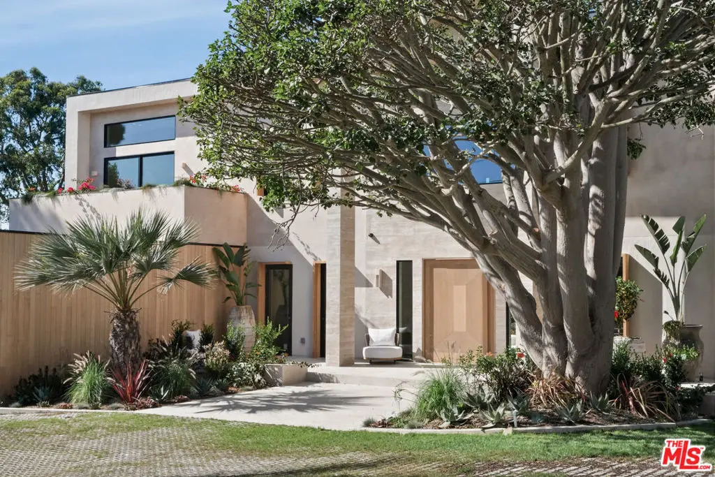 29329 Bluewater Road, Malibu, CA — listing photo 1