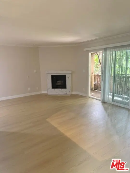 Residential Lease for rent at 1128 Ocean Park Boulevard 101, Santa Monica, Los Angeles County, CA featuring 1 bed and 1 bath