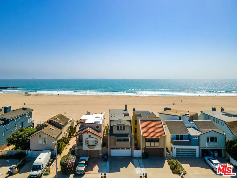 Single Family Residence for sale at 305 Ocean Drive, Oxnard, CA featuring 5 beds and 4 baths