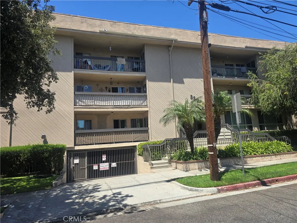 Condominium for sale at 335 N Adams 106, Glendale, CA featuring 2 beds and 2 baths
