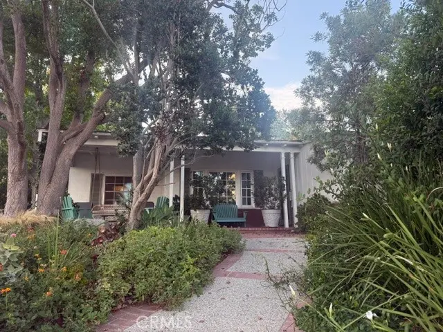 1701 Pier Avenue, Santa Monica, CA — listing photo 1