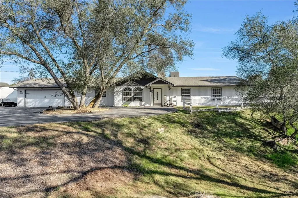 30535 Titan Drive, Coarsegold, CA — listing photo 1